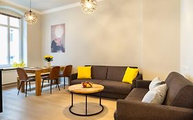 2Br 2Bthrms High Ceilings Brick Walls Style Apartm